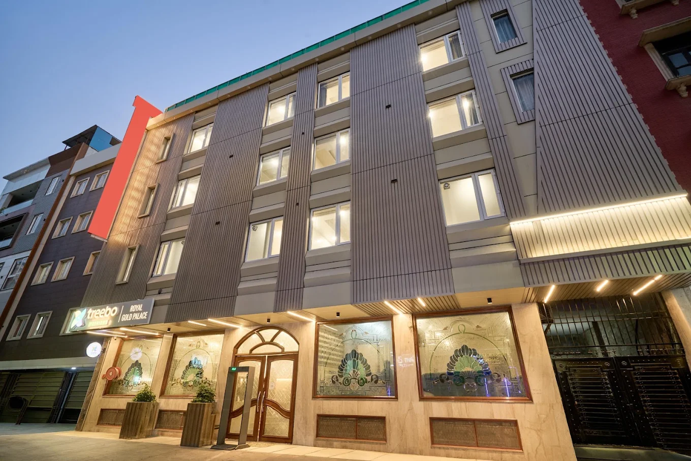 Hotel Roya Gold Palace Karol Bagh New Delhi